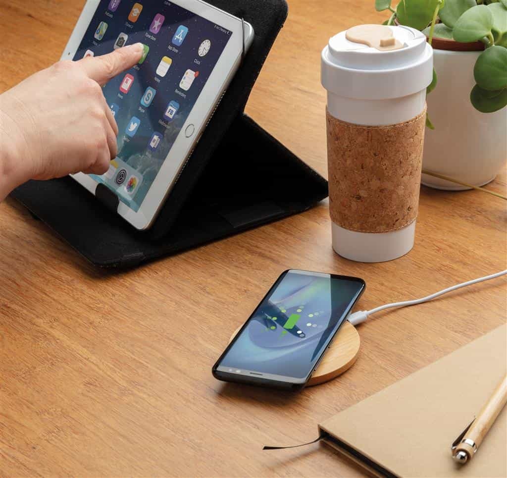 chargeur à induction en bambou personnalisé